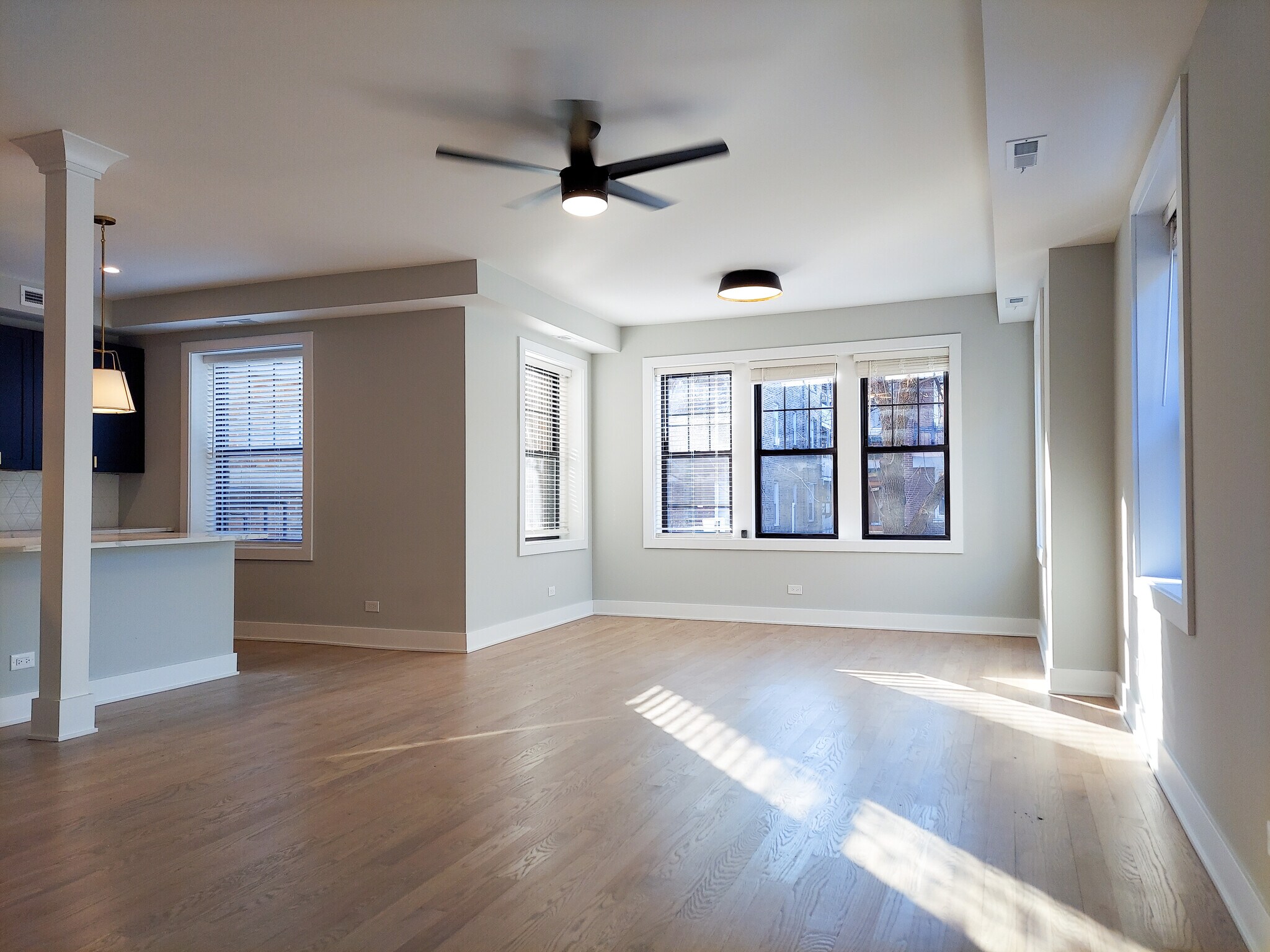 Building Photo - 4409 N Seeley Ave