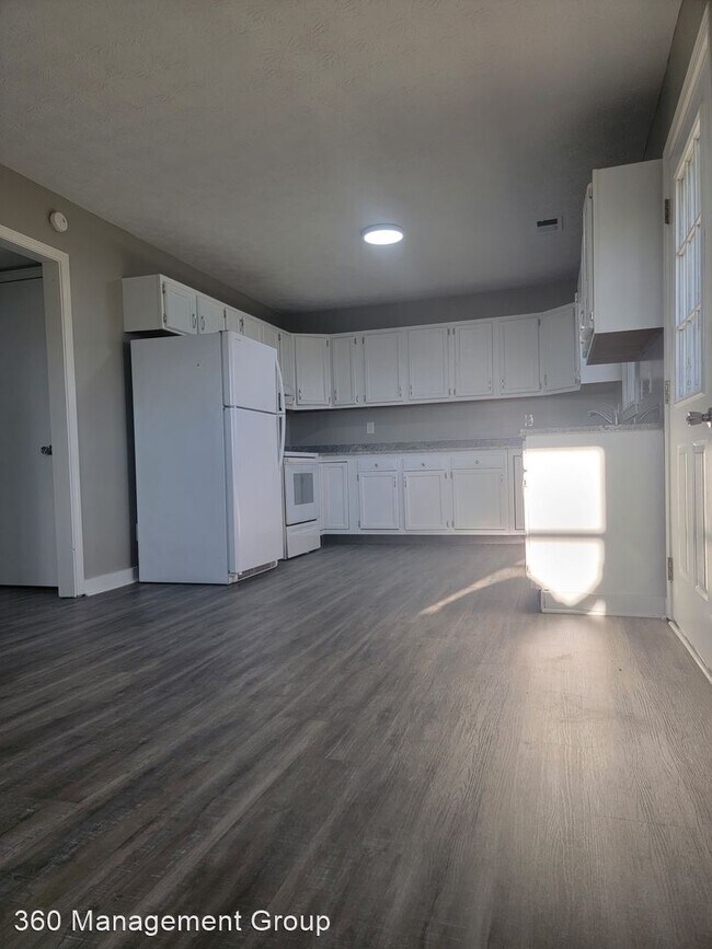 Building Photo - 2 br, 1 bath House - 1841 Logana Pike