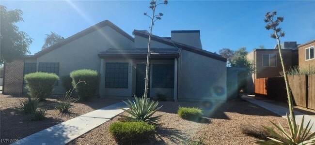 Primary Photo - 1453 Santa Anita Dr