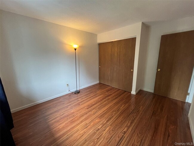 Building Photo - 24 Hudson Heights Dr