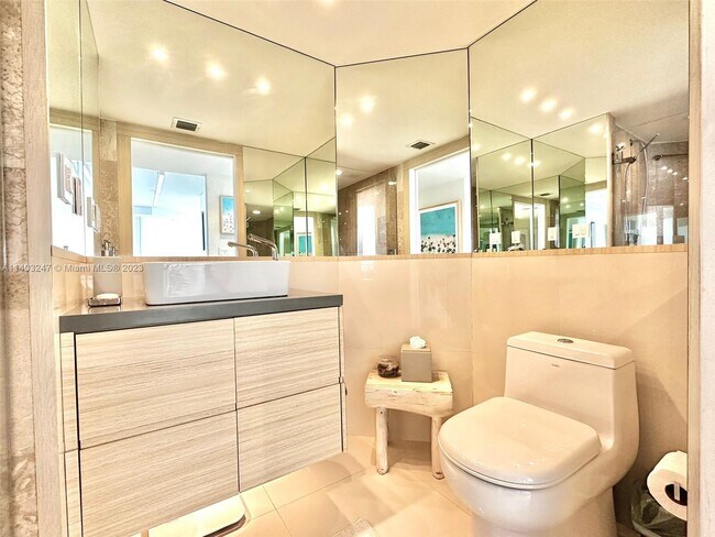 Building Photo - 7330 Ocean Terrace