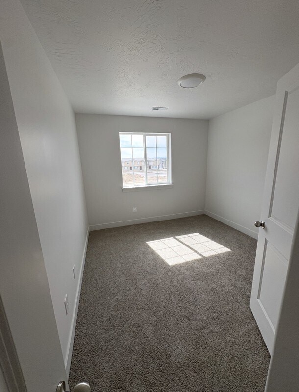 Building Photo - 2019 E Canyonlands Ln