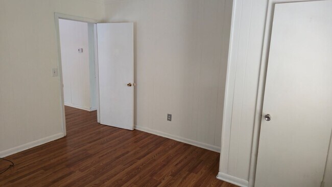 Building Photo - leaphart1327