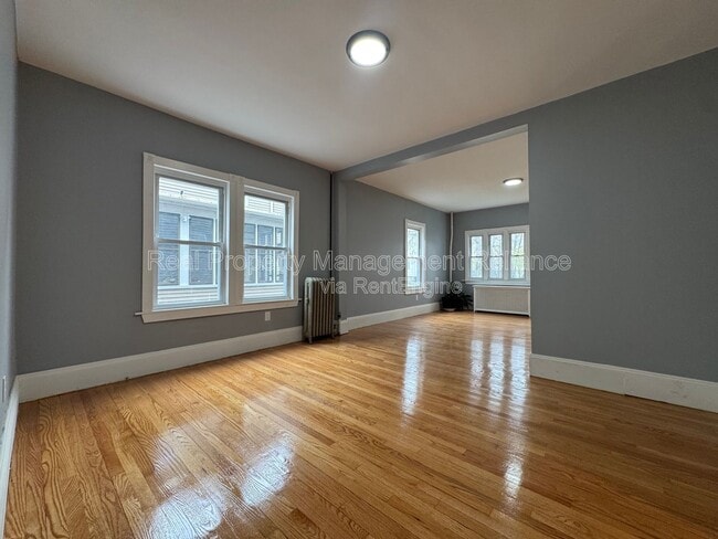 Building Photo - 56 Coolidge St