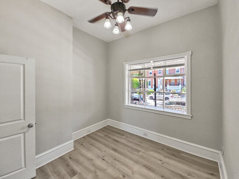 Building Photo - 637 N 32nd St