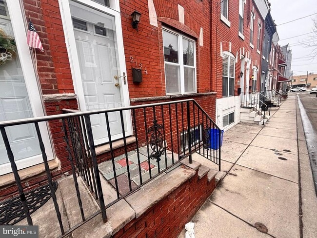 Building Photo - 2124 S Mole St