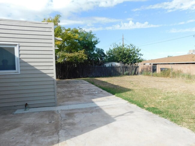 Building Photo - 1803 Mason Dr