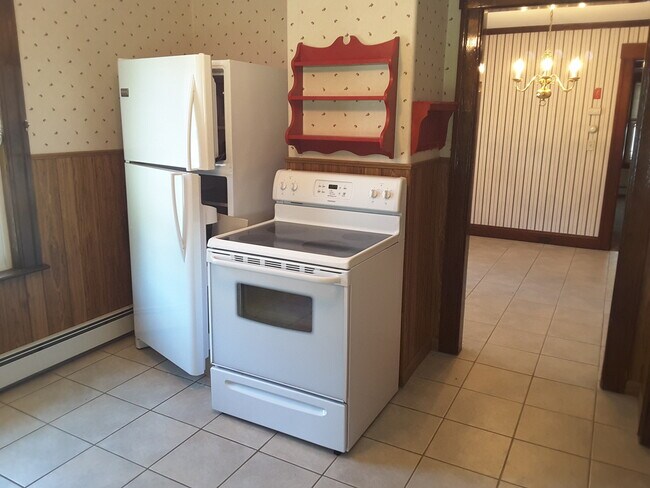 Building Photo - 15-21-21 McBride St