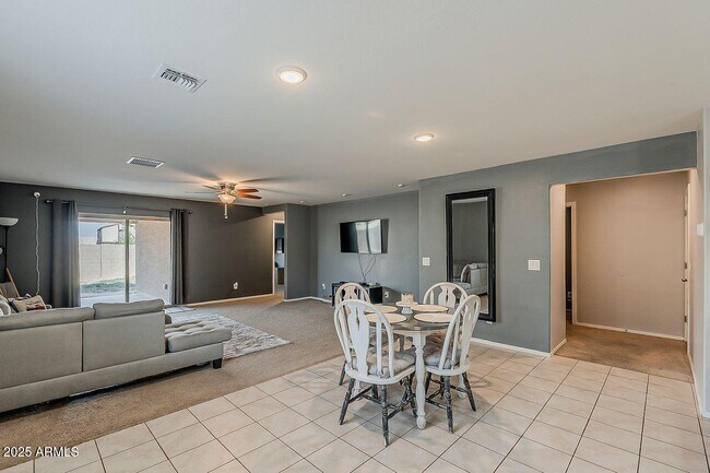 Building Photo - 8721 S 253rd Dr