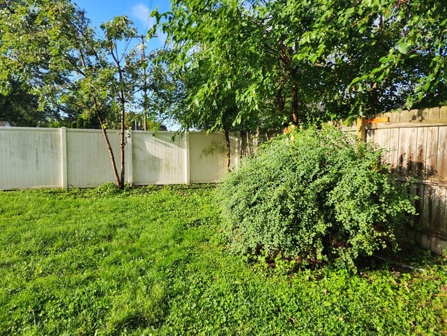 Building Photo - 22828 Almond Ave