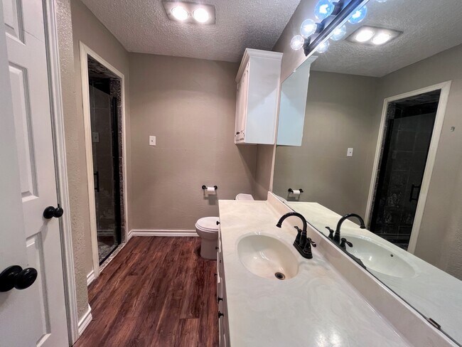 Building Photo - 5718 88th St