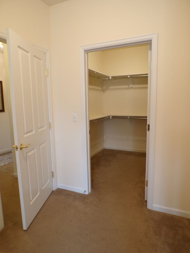 Building Photo - Littleton 3 Bed 2 Bath Condo Retreat!