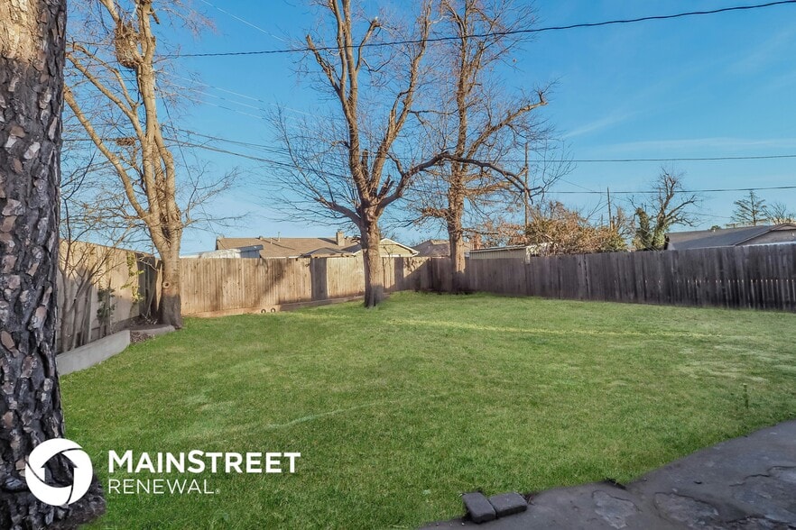 Building Photo - 4065 NW 60th St