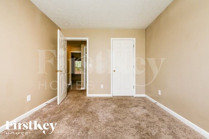 Building Photo - 265 Princeton Way
