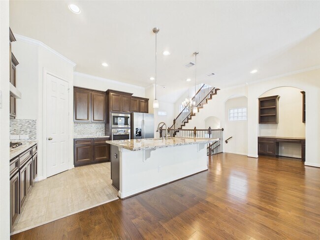 Building Photo - 10606 Shadow Elm Ct