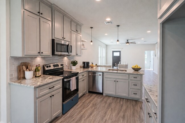 Building Photo - **BRAND NEW HOME FOR RENT**