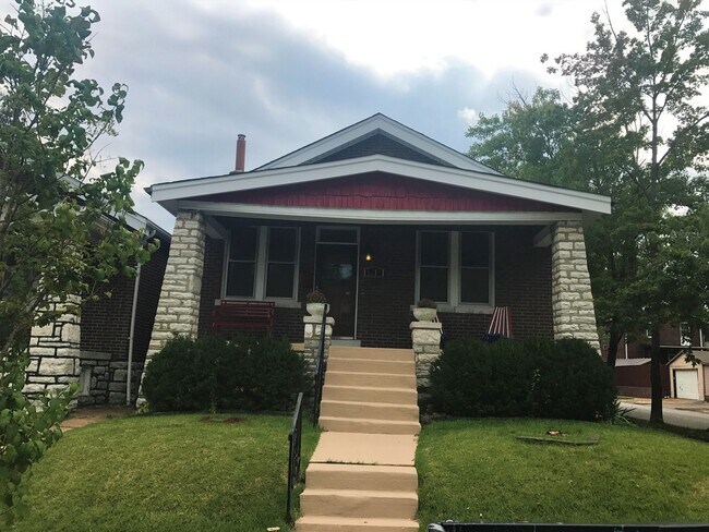 Building Photo - lovely renovated home