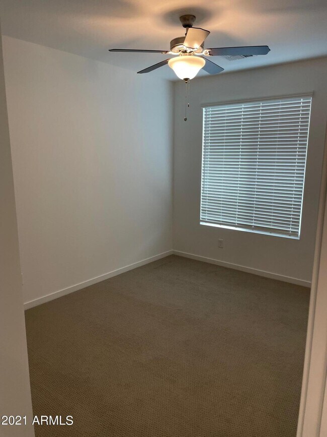 Building Photo - 901 S Smith Rd