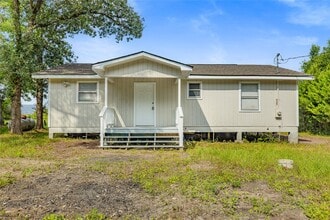 Building Photo - 223 Rush Creek Ln