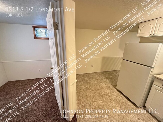 Building Photo - 1105 1/2-S 1/2 S Longmont Ave