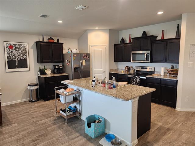 Building Photo - 9240 Castorian Dr