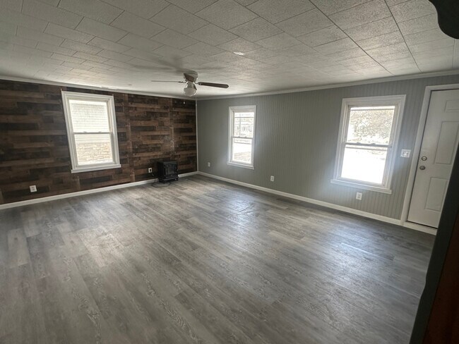 Building Photo - 7347 Waldman Ave
