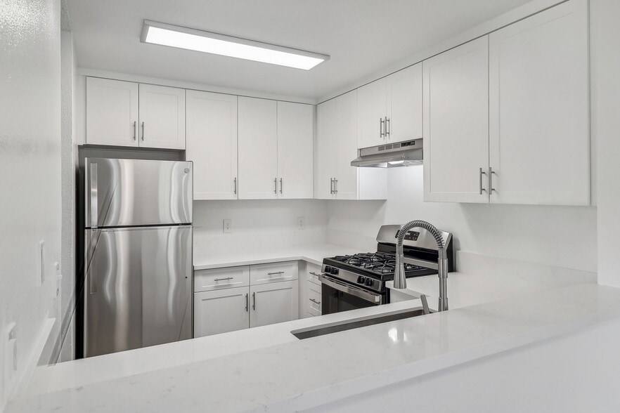 Building Photo - Calavo