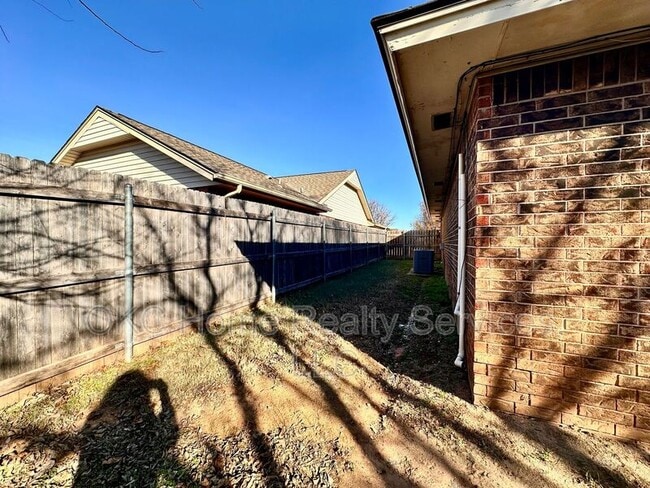 Building Photo - 9817 Grimsbey Ct