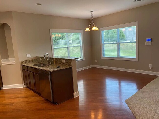 Building Photo - newly updated SFH with no carpet
