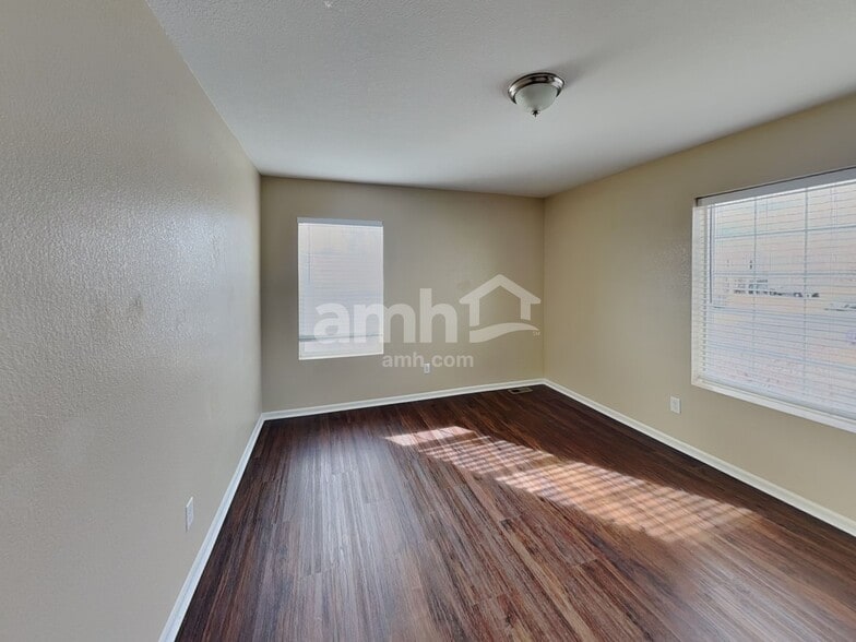 Building Photo - 19904 Robins Dr