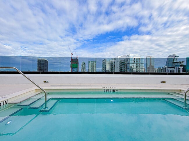 Building Photo - 225 N Miami Ave