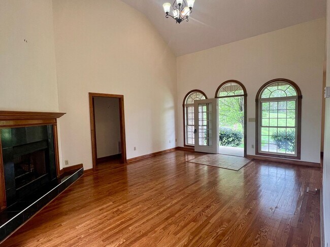 Building Photo - 1212 Ridgewood Ct