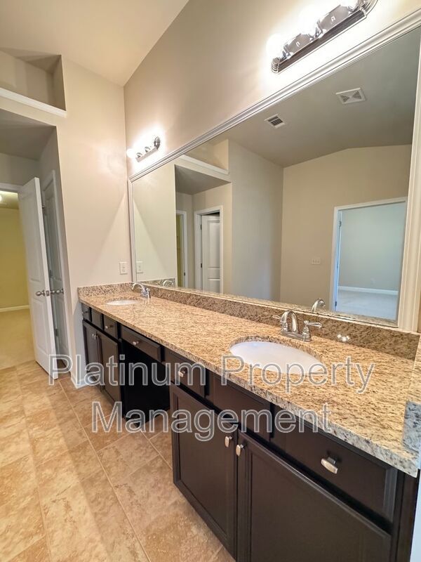 Building Photo - 13318 Flamingo Rd