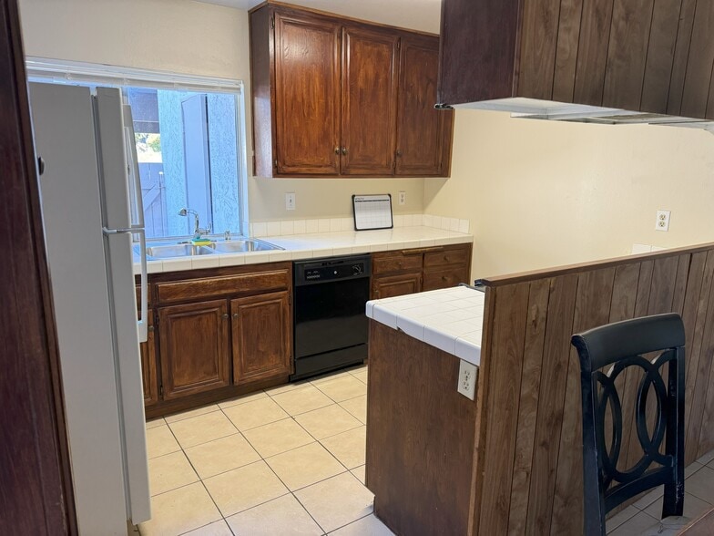 Kitchen - 4323 Caminito del Diamante