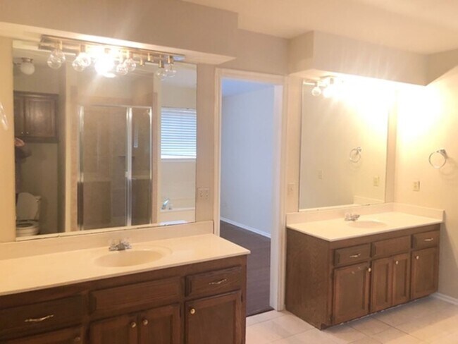 Building Photo - Spacious home for a Great Price! Edmond Schools