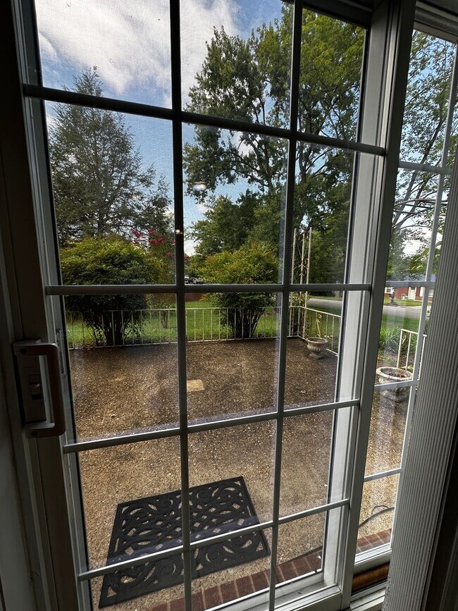 Building Photo - Partially furnished 3 bed/ 1.5 bath - Morristown, TN