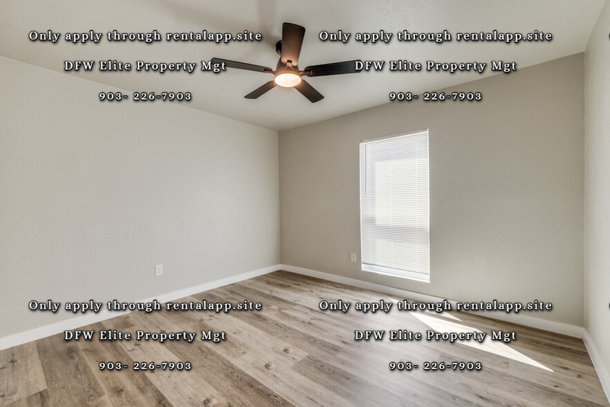 Building Photo - 1417 Kitty Hawk Dr