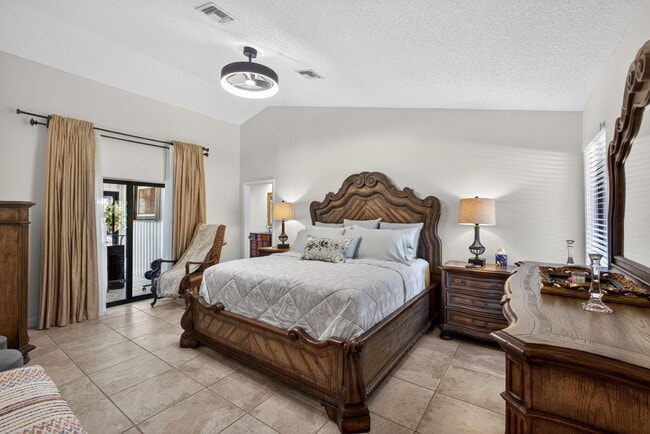 Building Photo - 168 Thornton Dr