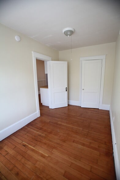 Bedroom 4 - 7 June St