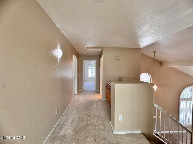 Building Photo - 1873 W Falcon Dr