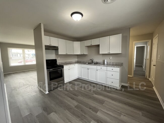 Building Photo - 8120 Gilmore Rd