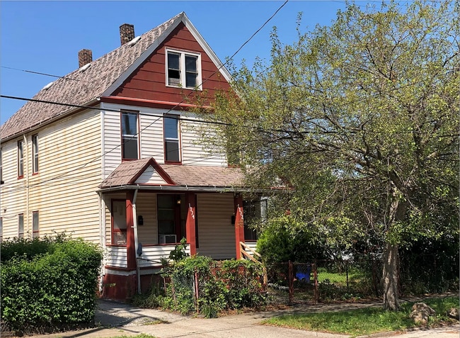 Building Photo - 1366 E 45th St