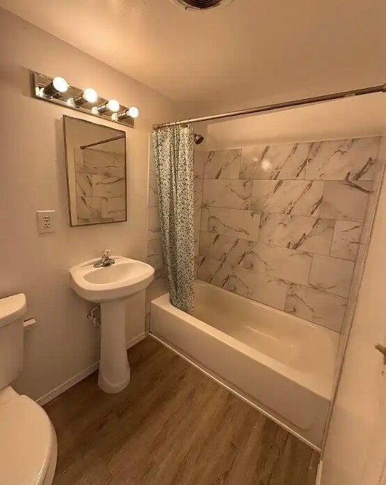 Bathroom - 3734 S M St