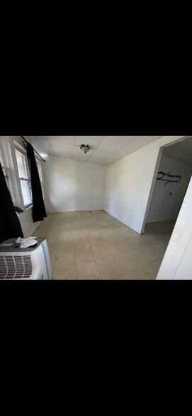 Building Photo - 24 2nd St SE