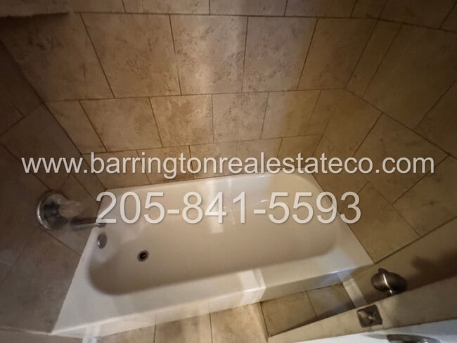 Building Photo - Midfield