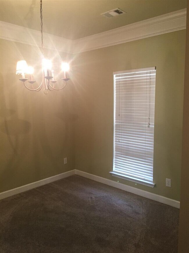 Building Photo - Large townhome near Percy Priest Lake