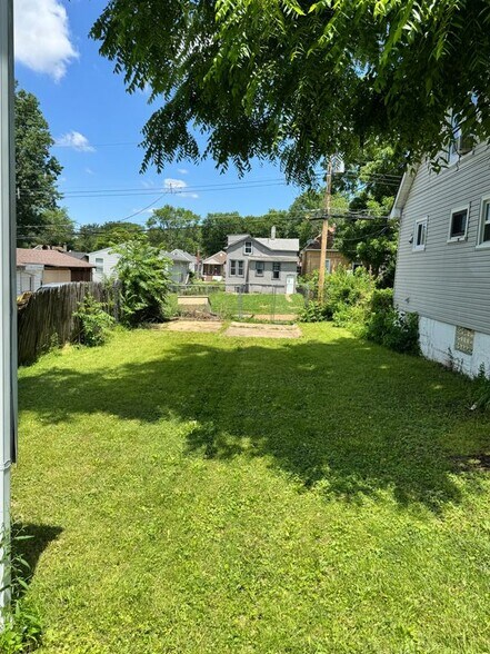 Building Photo - 6543 Etzel Ave