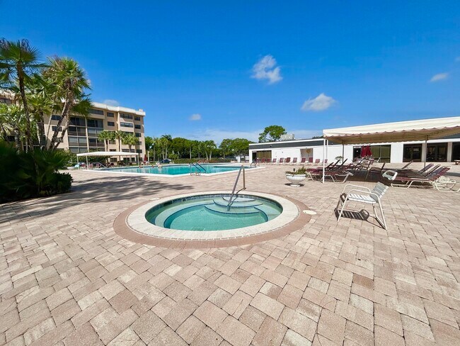Building Photo - 7590 Tahiti Ln