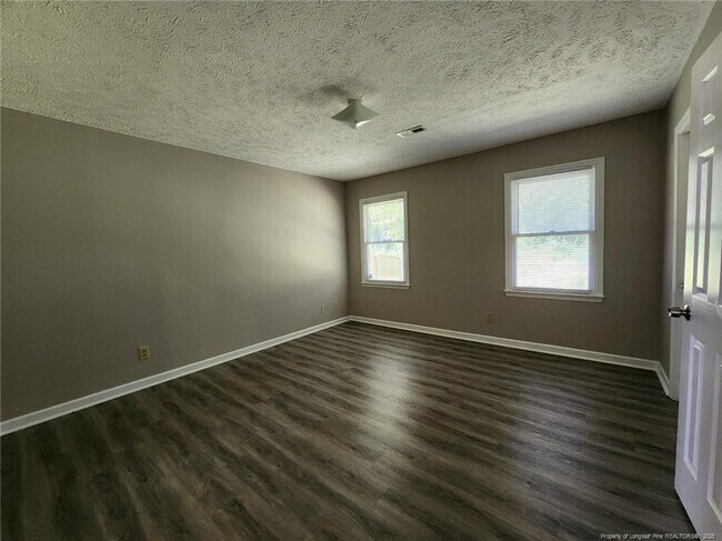 Building Photo - 2908 Rosemeade Dr