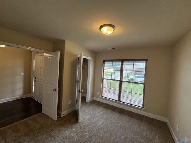 Building Photo - 2467 Bell Manor Dr SW